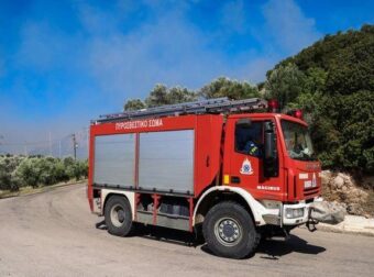 ΕΚΤΑΚΤΟ – ΣΥΝΑΓΕΡΜΟΣ ΤΩΡΑ: ΦΩΤΙΑ ΑΠΕΙΛΕΙ ΚΑΤΟΙΚΙΕΣ ΚΑΙ ΓΝΩΣΤΟ ΝΟΣΟΚΟΜΕΙΟ