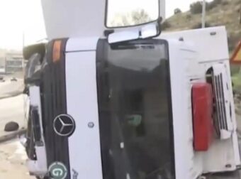 Ανετράπη φορτηγό – Νεκρή η μητέρα του οδηγού