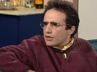 Θυμάστε τον Μάκη από το «Εμείς κι εμείς»; Ε, ξεχάστε ό,τι ξέρετε! Πλέον είναι… ένας άλλος, δεν θυμίζει σε τίποτα τον νεαρό της σειράς