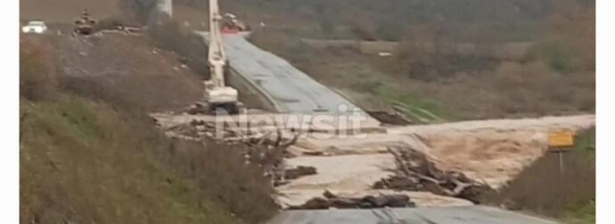 Πλημμύρισαν σπίτια εκκενώνονται χωριά: Δύσκολες ώρες στη Θεσσαλία