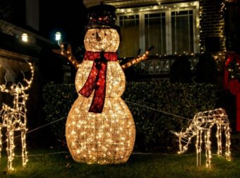 Όταν το ρολόι χτυπήσει 12:00 το βράδυ των Χριστουγέννων… θα γίνει κάτι φοβερό… κάτι που θα γίνει ξανά σε 100 χρόνια