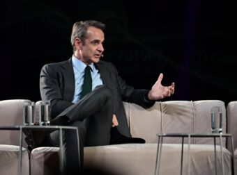 ΤΑ ΜΕΤΡΑ ΤΟΥ ΜΗΤΣΟΤΑΚΗ ΓΙΑ ΝΑ ΑΝΟΙΞΟΥΝ ΤΟΝ ΔΡΟΜΟ ΟΙ ΑΓΡΟΤΕΣ