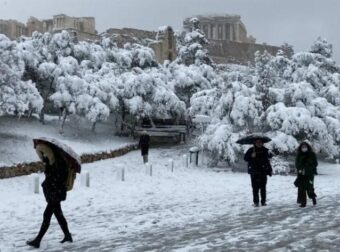 Καιρός Χριστουγέννων 2025: Διπλή κακοκαιρία φέρνει κρύο, βροχές και χιόνια – Αναλυτικά η πρόγνωση