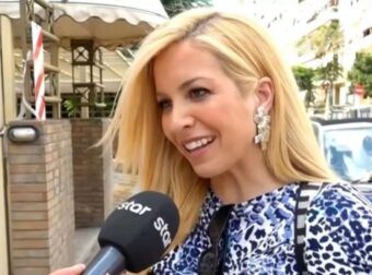 Η Μαρία Αναστασοπούλου σε φωτογραφία με γνωστό κούκλο παρουσιαστή