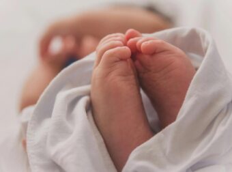 Αυτά ήταν τα πιο δημοφιλή ονόματα για μωρά το 2025: Τα Νέα ονόματα που μπήκαν στη λίστα