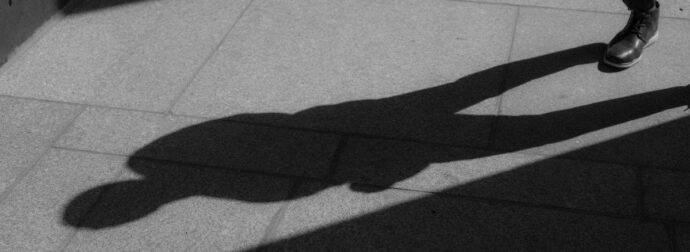 Στο νοσοκομείο κατέληξε ένας ασφαλιστής στο Αίγιο, έπειτα από επίθεση από γνωστό πρώην παίκτη ριάλιτι.