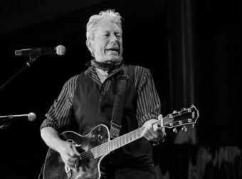 Πέθαvε ο αγαπημένος τραγουδιστής Τζο Ίλι στα 78 του χρόνια