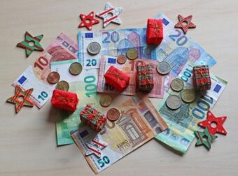 Ανακοινώθηκε: Χριστουγεννιάτικο «δώρο» στους συνταξιούχους – Ποιοι το δικαιούνται