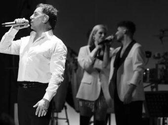 Όταν ανέβαζαν φώτο και βίντεο μαζί: Μόλις διέρρευσαν ντοκουμέντα και δείχνουν τον Μαζωνάκη μαζί με τον 21χρονο που τον καταγγέλλει