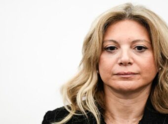 Δημοσκόπηση: Εξαφανίζει τον ανταγωνισμό η Καρυστιανού – Μπροστά από Τσίπρα