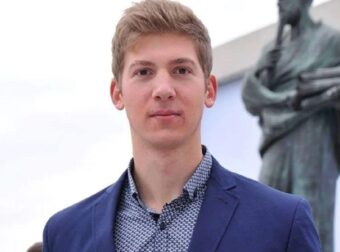 ΥΠΟΘΕΣΗ ΤΟΥ 33ΧΡΟΝΟΥ ΑΓΝΟΟΜΕΝΟΥ ΓΙΑΤΡΟΥ – ΕΝΟΧΟΣ ΓΙΑ ΑΠΑΤΗ Ο ΧΑΝΙΩΤΗΣ ΠΟΥ ΥΠΟΣΧΟΤΑΝ ΝΑ ΤΟΝ ΒΡΕΙ