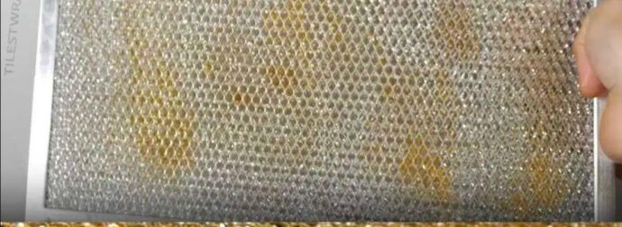 Το φίλτρο του απορροφητήρα στην κουζίνα σας είναι γεμάτο λίπη. Κάντε το ξανά σαν καινούργιο χωρίς κόπο