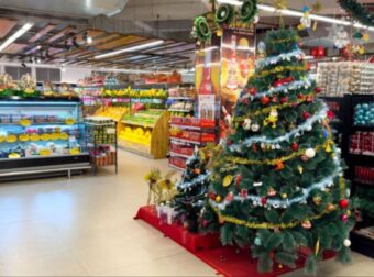 Παραμονή Χριστουγέννων: Έτσι θα λειτουργήσουν μαγαζιά, σούπερ μάρκετ και εμπορικά κέντρα – Τι ώρα κλείνουν όλα