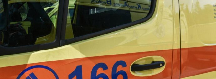 14ΧΡΟΝΟ ΚΟΡΙΤΣΑΚΙ ΠΟΥ ΒΓΗΚΕ ΝΑ ΠΕΙ ΤΑ ΚΑΛΑΝΤΑ ΚΑΤΕΛΗΞΕ ΣΤΟ ΝΟΣΟΚΟΜΕΙΟ – ΜΑΛΛΟΝ ΤΟ ΠΑΡΕΣΥΡΕ ΑΥΤΟΚΙΝΗΤΟ