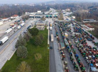 Αλλάζει τακτική η κυβέρνηση με τους αγρότες