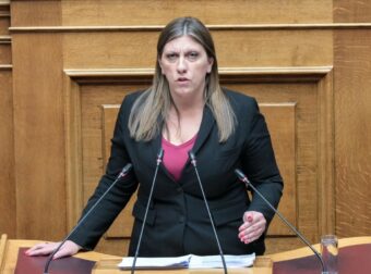 ΖΩΗ ΚΩΝΣΤΑΝΤΟΠΟΥΛΟΥ: ΣΕΝΑΡΙΑ ΠΡΟΣΧΩΡΗΣΗΣ ΑΝΕΞΑΡΤΗΤΗΣ ΒΟΥΛΕΥΤΟΥ ΣΤΟ ΚΟΜΜΑ ΤΗΣ