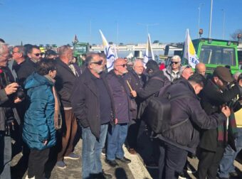 Μπλόκα αγροτών: Επιστροφή στις κινητοποιήσεις μετά τις γιορτές