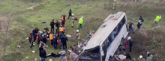Τραγωδία στην Κωνσταντινούπολη: Λεωφορείο έπεσε σε χαράδρα – Δύο νεκροί και 9 τραυματίες