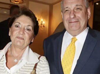 Σπάνια εμφάνιση της 32χρονης κόρης του Τέρενς Κουίκ μαζί με τον μπαμπά της