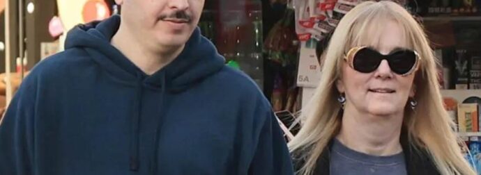 Αλέξανδρος Τσουβέλας: Σπάνια έξοδος με τη διάσημη σύντροφό του στη Γλυφάδα