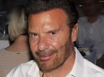 Στράτος Τζώρτζογλου: «Μου έχει συμβεί να έρχονται στο θέατρο για να δουν το σώμα μου και όχι την ερμηνεία μου»