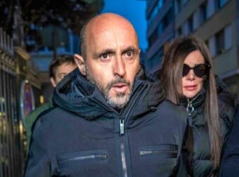 ΜΟΛΙΣ ΣΥΝΕΛΑΒΑΝ ΤΟΝ ΙΔΙΟΚΤΗΤΗ ΤΟΥ ΜΠΑΡ ΠΟΥ ΚΆΗΚΕ ΣΤΗΝ ΕΛΒΕΤΊΑ