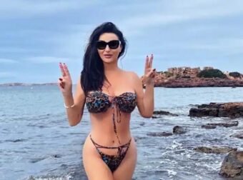 Αγνώριστη 54χρονη Ελληνίδα πήγε για μπάνιο χειμωνιάτικα με κορμί-λαμπάδα