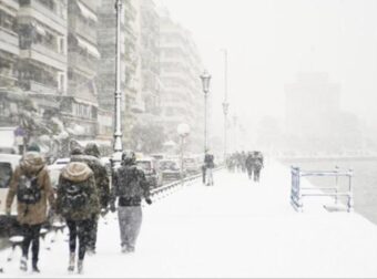 ΧΙΟΝΙΖΕΙ ΣΤΗΝ ΘΕΣΣΑΛΟΝΙΚΗ – ΓΕΜΙΖΟΥΝ ΦΩΤΓΟΡΑΦΙΕΣ ΤΑ SOCIAL