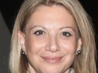 Καρυστιανού: Δεν θα είναι στο κόμμα ο Φαραντούρης, ποιους άλλους «κόβει» – Ο πιο στενός της συνεργάτης