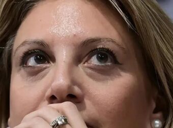 Η Καρυστιανού έδωσε στον «αέρα» το όνομα του κόμματος