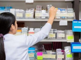 Aπoσupovται 230 φάρμακα από τα ράφια φαρμακείων – Τι θα γίνει με τους ανθρώπους που τα έπαιρναν μέχρι τώρα