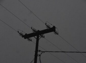 Εναερίτης σκοτώθηκε πάνω σε κολώνα