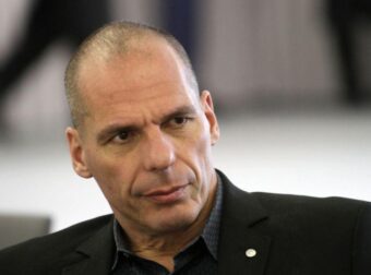 Αστυνομία στο σπίτι του Γιάνη Βαρουφάκη, χτες το πρωί