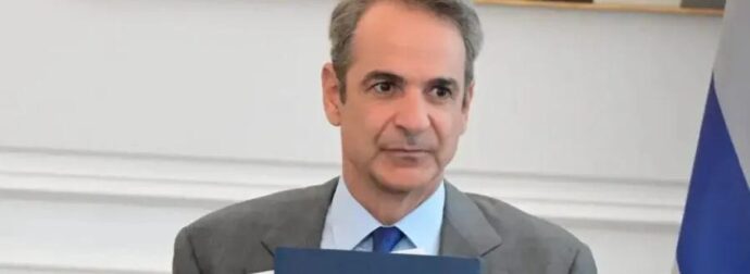 ΔΥΣΚΟΛΕΣ ΩΡΕΣ ΓΙΑ ΤΟΝ ΠΡΩΘΥΠΟΥΡΓΟ: Η ΑΣΘΕΝΕΙΑ ΤΟΥ ΧΤΥΠΗΣΕ ΤΗΝ ΠΟΡΤΑ