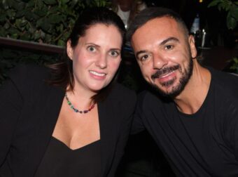 Τριαντάφυλλος – Δήμητρα Σιαμπάνη: Ο τραγουδιστής τόνισε ότι είναι μαζί 20 χρόνια και πως ανάμεσά τους υπάρχει αγάπη, παρά τις όποιες δυσκολίες έχουν περάσει.