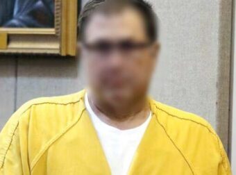 Επιχειρηματίας κατηγορείται ότι σκότωσε τον αδελφό του, τη σύζυγο και τα ανίψια του, πριν τους βάλει φωτιά (video)