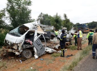 Νότια Αφρική: Σχολικό λεωφορείο συγκρούστηκε με φορτηγό