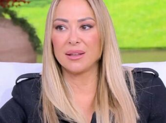 Δύσκολες ώρες για την Μελίνα Ασλανίδου – Ακυρώνει όλες τις εμφανίσεις της για λόγους υγείας