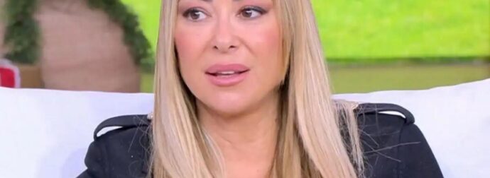 Δύσκολες ώρες για την Μελίνα Ασλανίδου – Ακυρώνει όλες τις εμφανίσεις της για λόγους υγείας