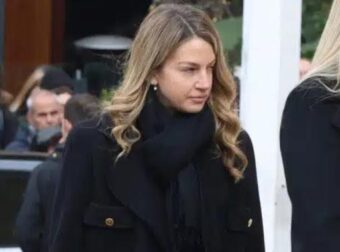 Χρυσή Βαρδινογιάννη: Το φόρεμα με κλασικό κόψιμο από την μάρκα που λατρεύει η Κέιτ Μίντλετον – Αυτή είναι η τιμή