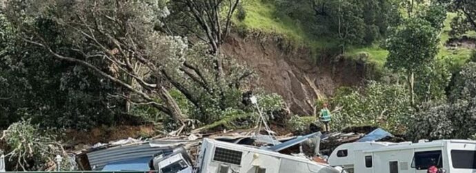 Δεκάδες αγνοούμενοι μετά από κατολίσθηση σε δημοφιλές κάμπινγκ στη Νέα Ζηλανδία