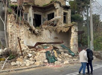 ΚΑΤΕΡΡΕΥΣΕ ΚΤΙΡΙΟ ΣΤΗΝ ΑΘΗΝΑ