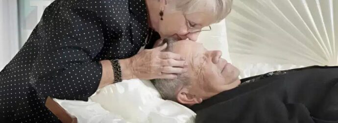 Γιατί δεν πρέπει ποτέ να φιλήσετε έναν νεκρό άνθρωπο, σύμφωνα με έναν γιατρό
