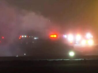 ΕΚΤΑΚΤΟ ΤΩΡΑ: Αεροσκάφος τυλίχθηκε στις φλόγες κατά την απογείωση – Νεκροί όλοι οι επιβάτες