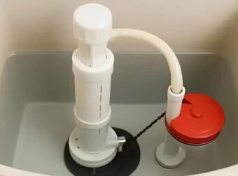 8 λόγοι που πρέπει να βάζετε ξύδι στο καζανάκι σας