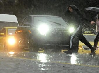 Ξεκίνησε η κακοκαιρία Kristin: Βρέχει ήδη στην Αττική – «Πορτοκαλί Προειδοποίηση» από την ΕΜΥ, σε λίγο θα βρέχει σε όλη την χώρα