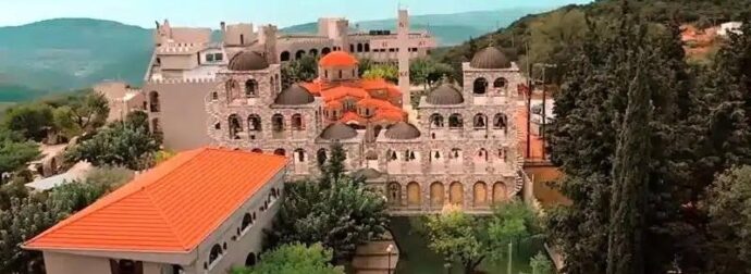 Tο μεγαλύτερο καμπαναριό του κόσμου βρίσκεται στην Ελλάδα και ακούγεται στα 100 χιλιόμετρα