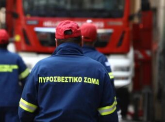 Φωτιά στο Μεταξουργείο: Καίγεται κτήριο στη Δεληγιώργη – Διακοπή της κυκλοφορίας