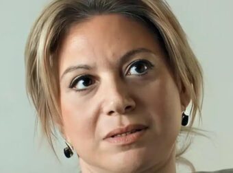 Μαρία Καρυστιανού για τα 30 χρόνια από τα Ίμια: «Ύστατη, ντροπιαστική τεμενάδα»