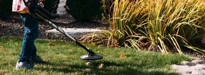 Αδιανόητο: Παιδί 4 ετών βρήκε κάτι τρομερό ενώ έπαιζε με ανιχνευτή μετάλλων σε ένα χωριό κοντά στο Λονδίνο